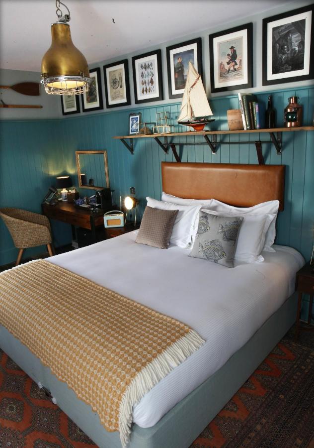 The Pilot Boat Hotel Lyme Regis Luaran gambar